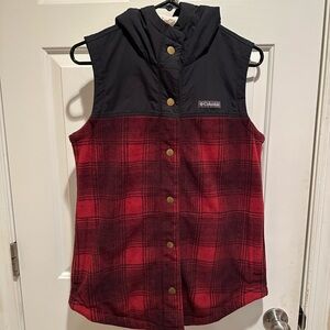 Columbia Benton Springs Overlay Plaid Sherpa Hood Button Vest Women’s Medium